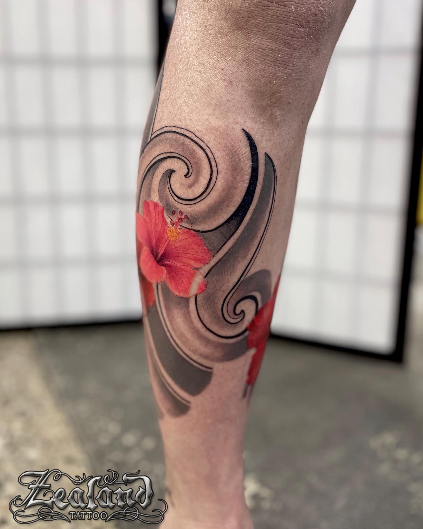 20 Best Hibiscus Tattoo Designs to Inspire You | Hibiscus tattoo, Tropical flower  tattoos, Shoulder tattoos for women